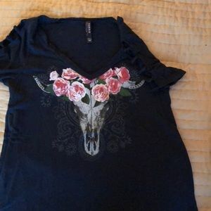 Deer skull and roses tee